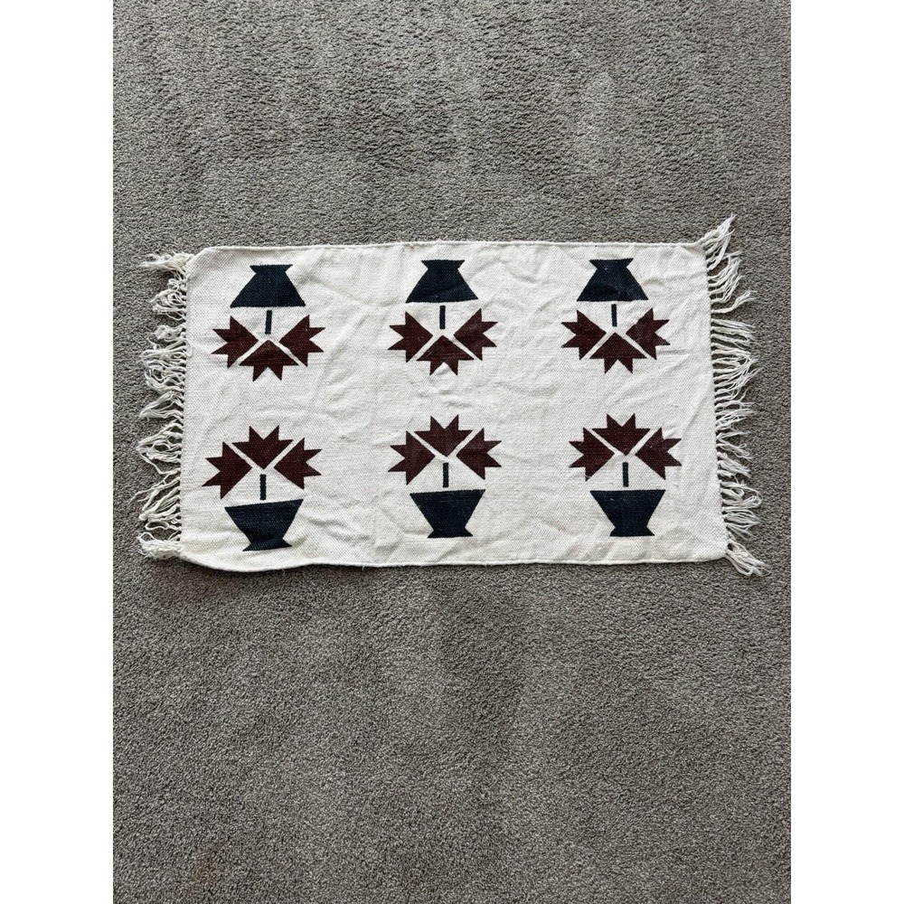 Vintage Woven Rug With Flower Motif Cream Color Cottage Core Farmhouse35.5"X 22"